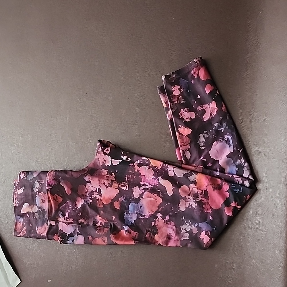 Athleta Salutation Stash Pocket ll Printed Tight Dapple Bloom Legging